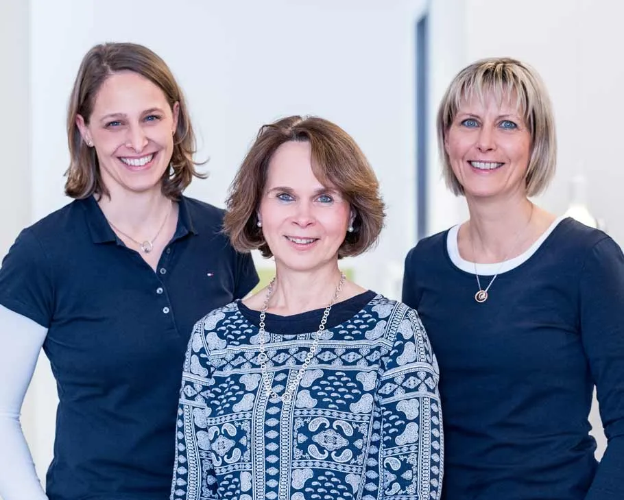 Das bisherige Ärztinnen-Team, von links nach rechts: Dr. med. Teresa Hamilton, Dr. med. Christel Hagemann und Tanja Bäcker.